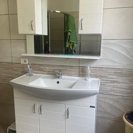 Doku Apartment Valias