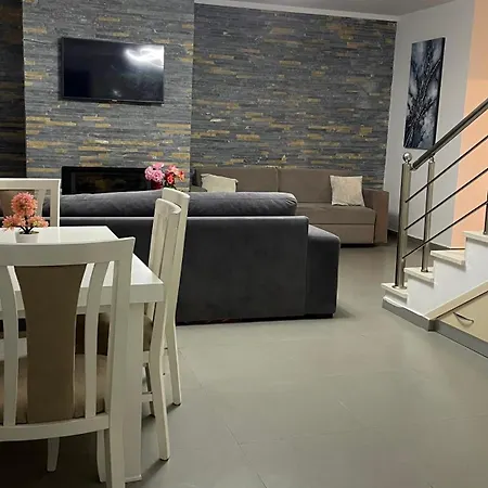 Doku Apartment Valias